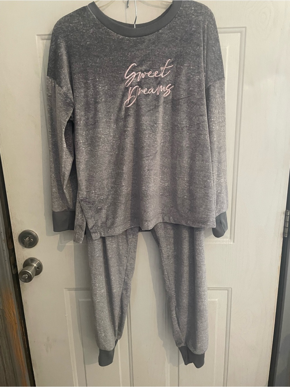 Cozy 'Sweet Dreams' Gray Pajama Set - Long Sleeve